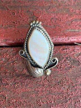 Native American 90s vintage new Sterling Silver Mother-of-Pearl Statement Ring